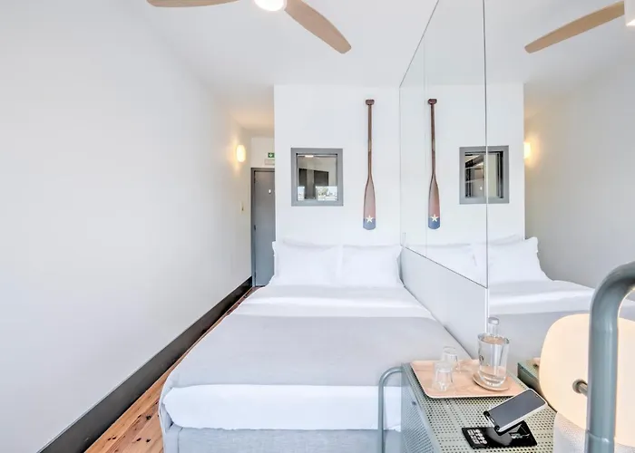 Oporto Street Fonte Taurina - Riverfront Suites (Adults Only) 3*